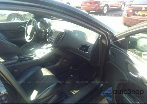 2015 Chrysler 200 S z USA, uszkodzony, nr VIN 1C3CCCBB6FN733058